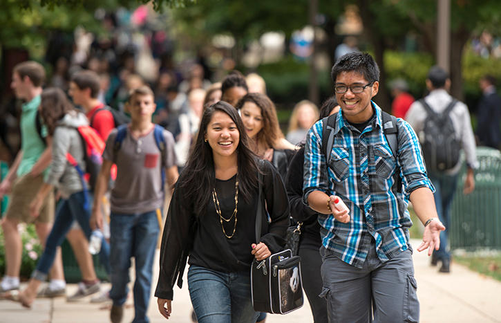 Mason students walking on campus